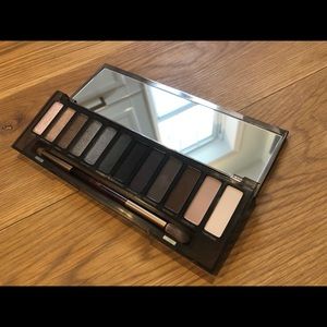 Urban Decay Naked Smoky Palette
